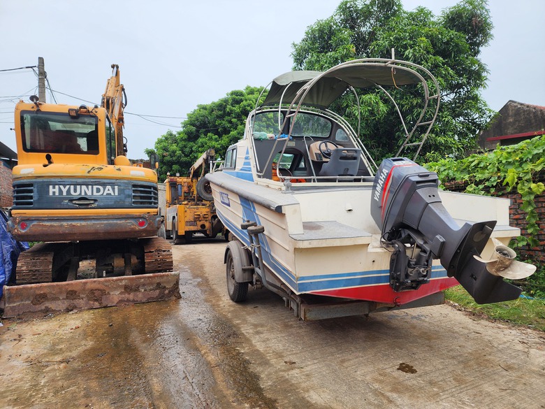 Vụ sập cầu Phong Ch&acirc;u ở Ph&uacute; Thọ: D&ugrave;ng flycam t&igrave;m nạn nh&acirc;n dọc hạ lưu- Ảnh 3.