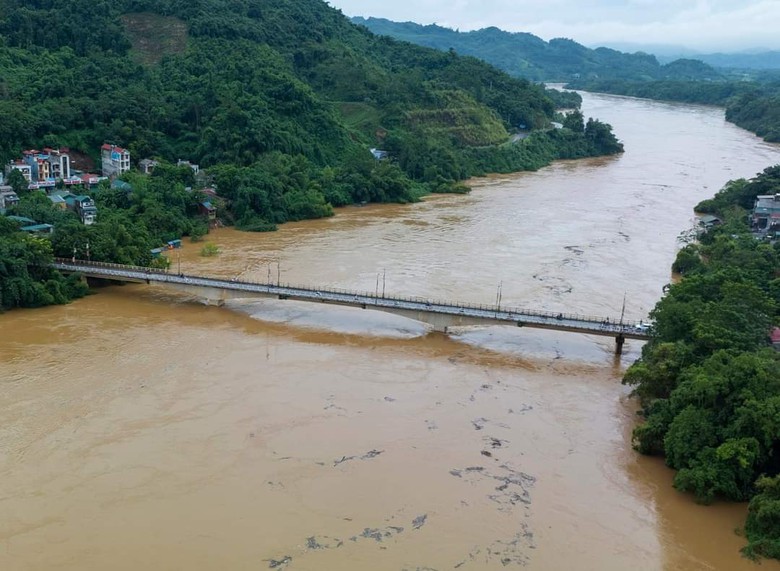 Nhiều cầu ở Tuy&ecirc;n Quang bị cấm lưu th&ocirc;ng- Ảnh 1.