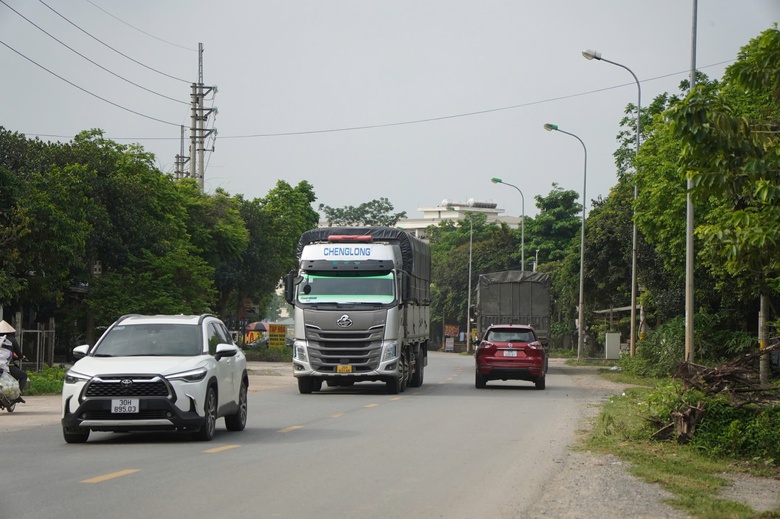 Người dân mong quốc lộ 21 đoạn Sơn Tây - Xuân Mai sớm được mở rộng- Ảnh 1. Người dân mong quốc lộ 21 đoạn Sơn Tây - Xuân Mai sớm được mở rộng- Ảnh 1.