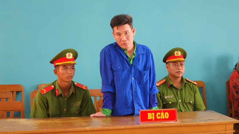 L&atilde;nh 12 năm t&ugrave; v&igrave; d&ugrave;ng dao đ&acirc;m 4 người do ghen tu&ocirc;ng- Ảnh 1.
