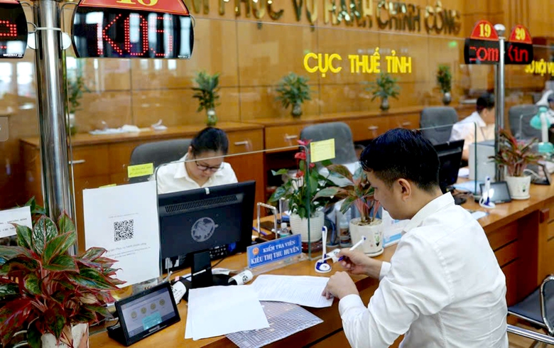 Ng&atilde; ngửa v&igrave; &ldquo;bỗng dưng nợ thuế&rdquo;- Ảnh 1.