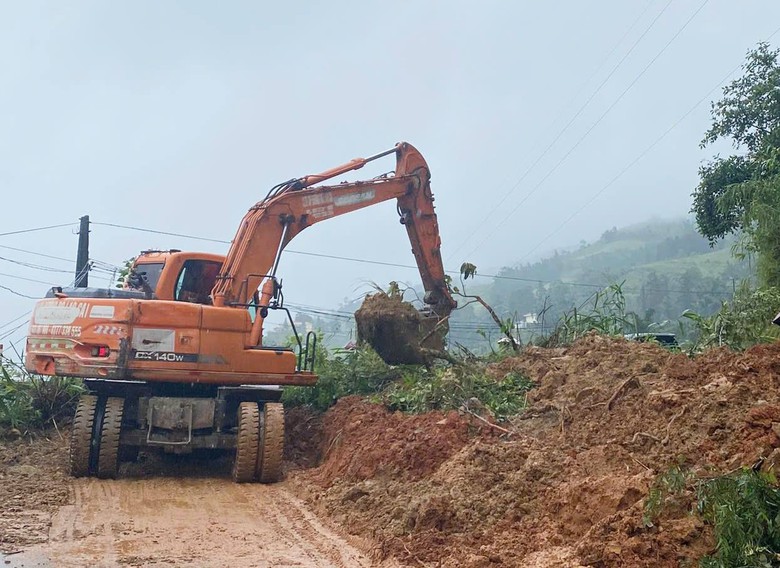 Lũ ống ở L&agrave;o Cai l&agrave;m 1 người chết, 15 hộ d&acirc;n bị đất sạt v&agrave;o nh&agrave;- Ảnh 2.