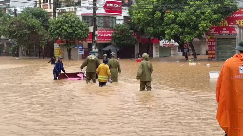 Nước Sông Hồng tiếp tục dâng cao, nhiều nơi ở Lào Cai bị cô lập- Ảnh 6. Nước Sông Hồng tiếp tục dâng cao, nhiều nơi ở Lào Cai bị cô lập- Ảnh 6.