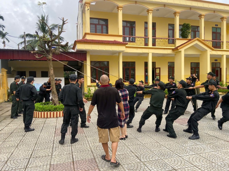 Hải Phòng: Các lực lượng vũ trang tham gia khắc phục hậu quả bão số 3- Ảnh 4. Hải Phòng: Các lực lượng vũ trang tham gia khắc phục hậu quả bão số 3- Ảnh 4.