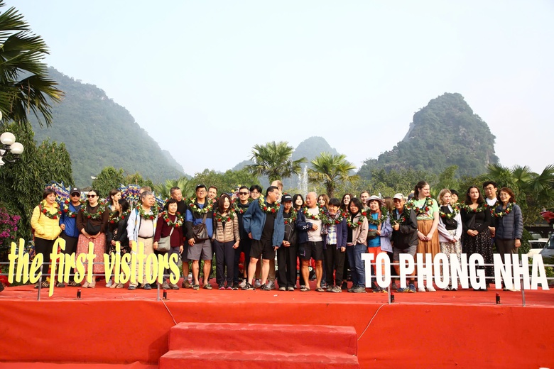Di sản Phong Nha - Kẻ B&agrave;ng đ&oacute;n 68 du kh&aacute;ch x&ocirc;ng đất ng&agrave;y đầu năm mới- Ảnh 2.