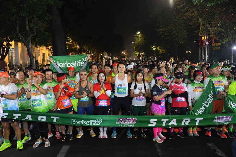 &ldquo;Nữ ho&agrave;ng điền kinh&rdquo; Việt Nam lập kỷ lục ở giải chạy ch&agrave;o năm mới 2025- Ảnh 1.