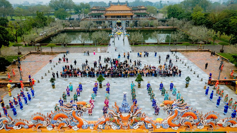 Năm Du lịch quốc gia - Huế 2025 khai hội bằng lễ Thiết triều Nguy&ecirc;n đ&aacute;n- Ảnh 9.