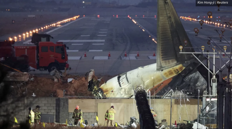 Chuyên gia Hàn Quốc kêu gọi sửa quy định hàng không sau thảm kịch máy bay Jeju Air- Ảnh 1. Chuyên gia Hàn Quốc kêu gọi sửa quy định hàng không sau thảm kịch máy bay Jeju Air- Ảnh 1.