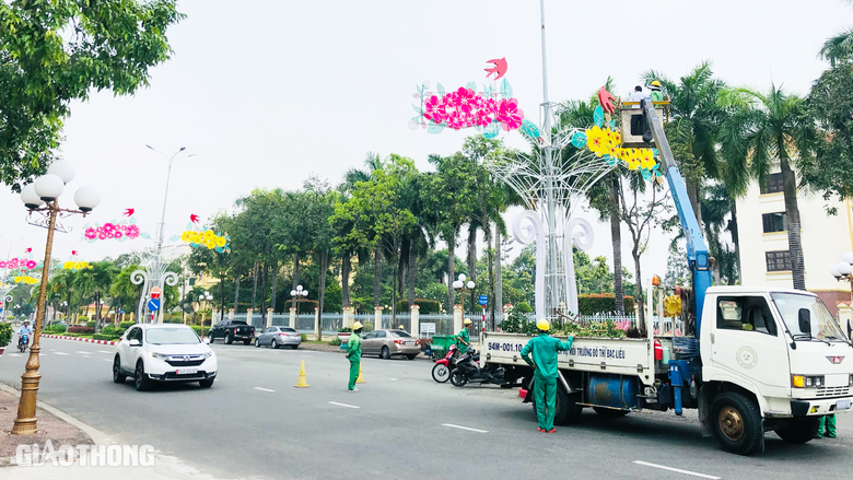 Bạc Li&ecirc;u tất bật trang tr&iacute; đ&oacute;n tết Ất Tỵ- Ảnh 1.