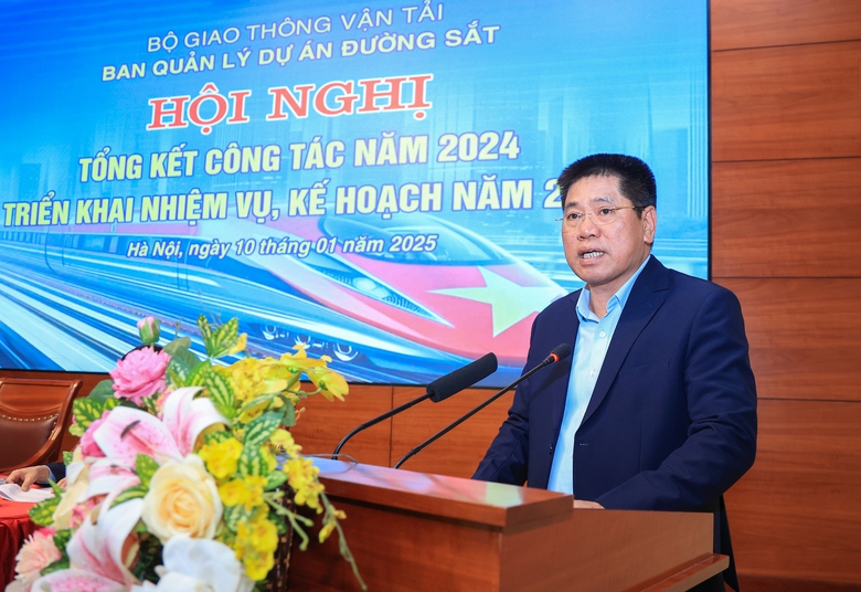 Bộ trưởng GTVT: Đổi mới tư duy, c&aacute;ch l&agrave;m, đẩy nhanh tiến độ c&aacute;c dự &aacute;n đường sắt- Ảnh 2.