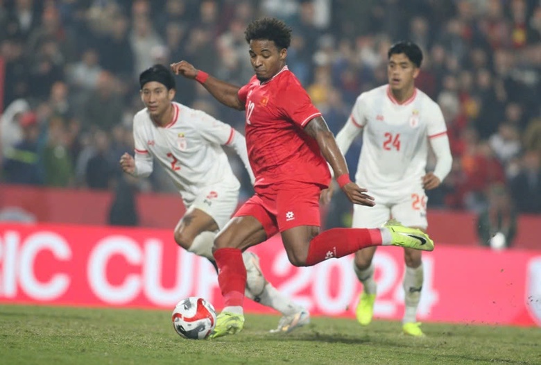 Báo Trung Quốc muốn đội nhà học Việt Nam nhập tịch cầu thủ- Ảnh 1. Báo Trung Quốc muốn đội nhà học Việt Nam nhập tịch cầu thủ- Ảnh 1.