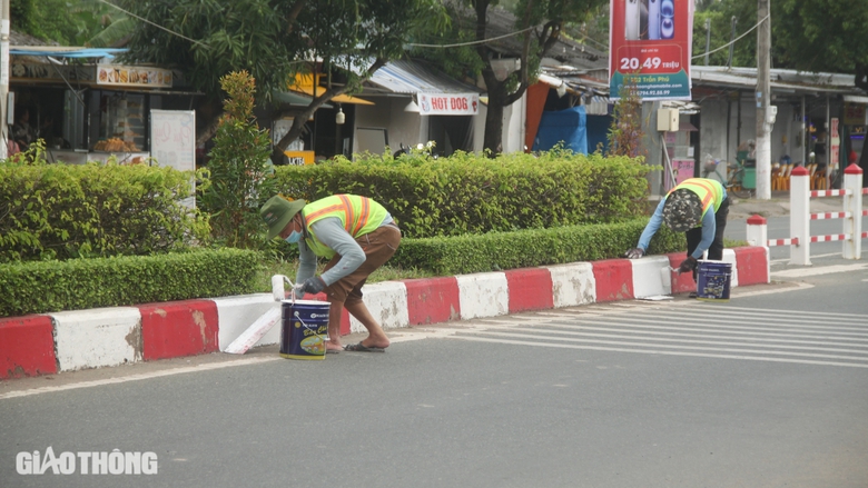 Bạc Li&ecirc;u tất bật trang tr&iacute; đ&oacute;n tết Ất Tỵ- Ảnh 3.