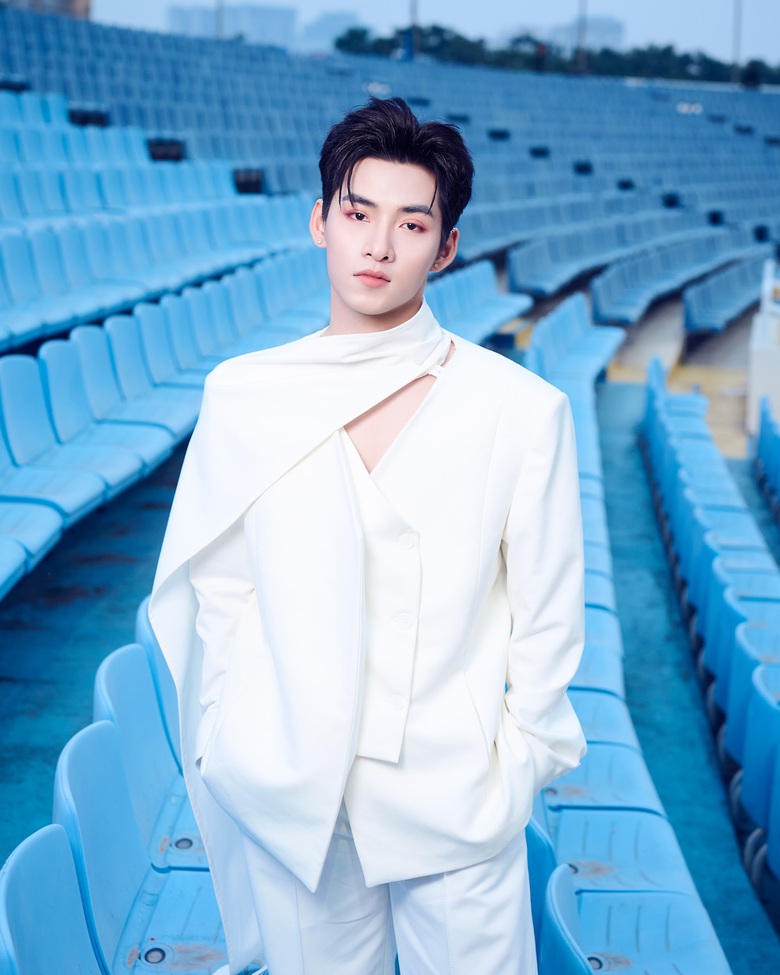 Hùng Huỳnh của "Anh trai say hi" tung bằng chứng không đạo nhái MV của Jungkook (BTS)- Ảnh 3. Hùng Huỳnh của "Anh trai say hi" tung bằng chứng không đạo nhái MV của Jungkook (BTS)- Ảnh 3.