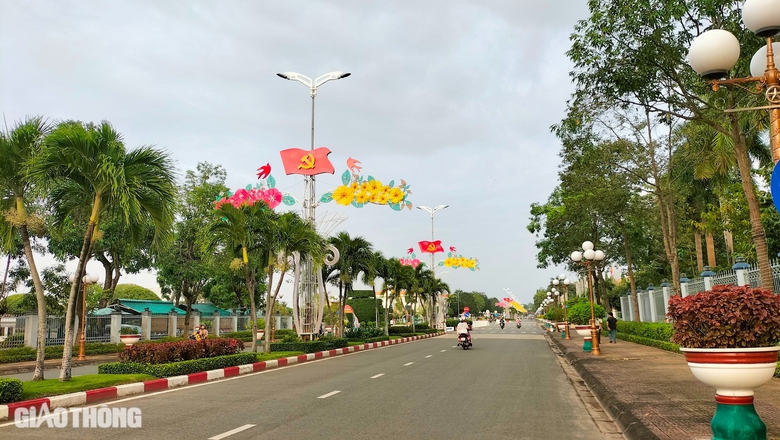 Bạc Li&ecirc;u tất bật trang tr&iacute; đ&oacute;n tết Ất Tỵ- Ảnh 2.