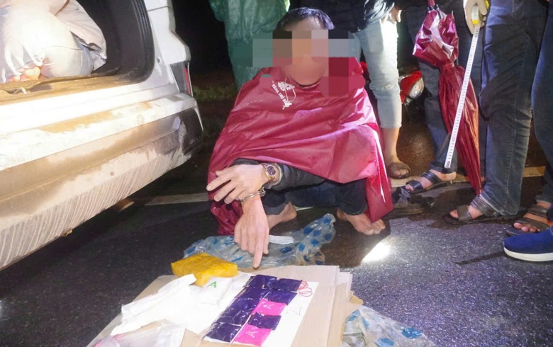 Ph&aacute;t hiện nhiều heroin tại nh&agrave; đối tượng vận chuyển 12.000 vi&ecirc;n ma t&uacute;y ở Quảng Trị- Ảnh 1.