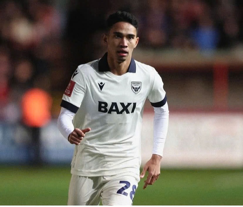 Thần đồng b&oacute;ng đ&aacute; Indonesia đi v&agrave;o lịch sử ở giải đấu l&acirc;u đời nhất thế giới- Ảnh 1.