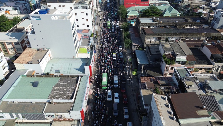 Nguyên nhân tình trạng kẹt xe ở TP.HCM những ngày qua- Ảnh 2. Nguyên nhân tình trạng kẹt xe ở TP.HCM những ngày qua- Ảnh 2.