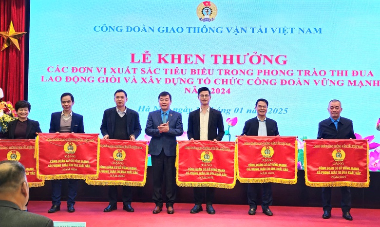 C&ocirc;ng đo&agrave;n GTVT: Chỗ dựa vững chắc cho người lao động- Ảnh 4.