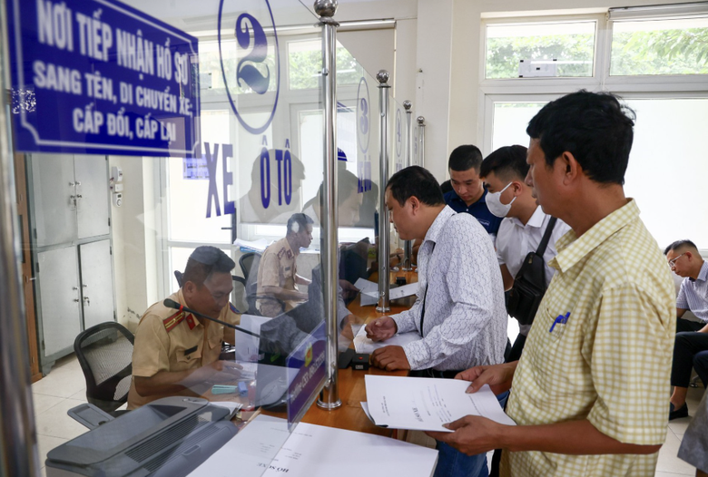 Xe biển v&agrave;ng chưa đổi đăng k&yacute; xe kinh doanh vận tải c&oacute; được đăng kiểm?- Ảnh 2.