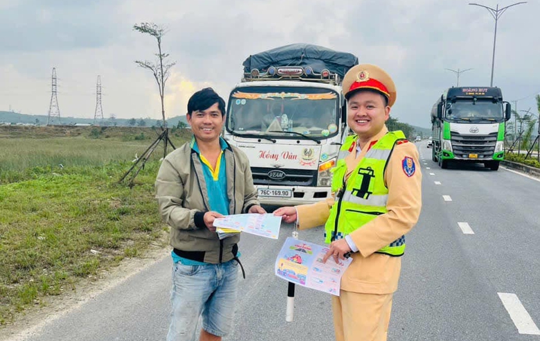 Quảng Ng&atilde;i: Nỗ lực x&oacute;a điểm đen, điểm tiềm ẩn tai nạn ở khu kinh tế Dung Quất- Ảnh 4.