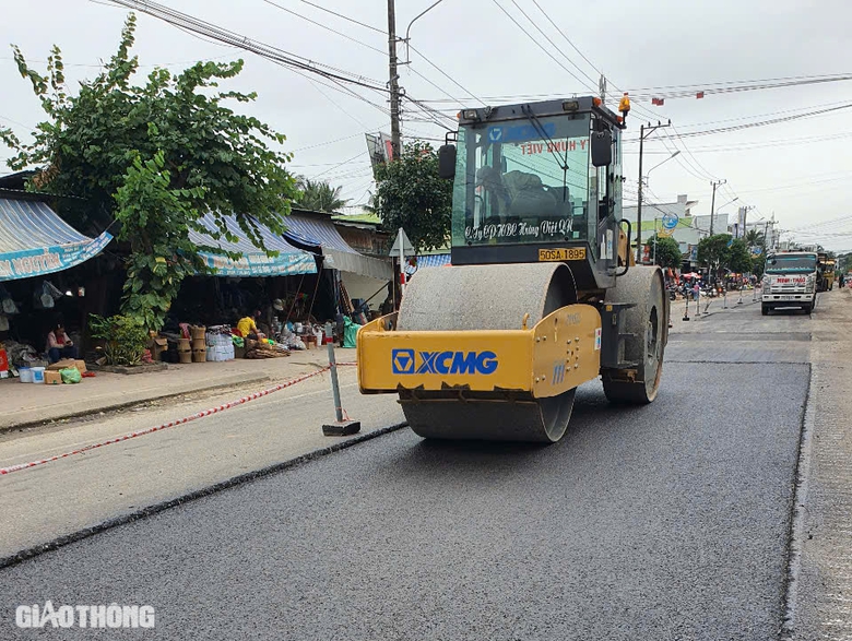 Hoàn thành sửa chữa hư hỏng trên quốc lộ 1 qua Bình Định- Ảnh 7. Hoàn thành sửa chữa hư hỏng trên quốc lộ 1 qua Bình Định- Ảnh 7.