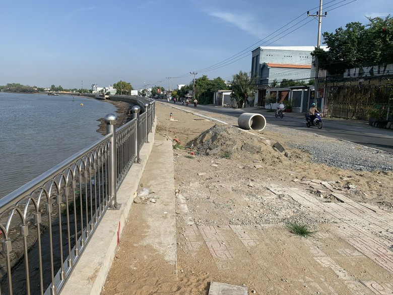 Long An ho&agrave;n th&agrave;nh t&aacute;i lập 200m đường tỉnh 826C kết nối TP.HCM bị sụt l&uacute;n- Ảnh 2.