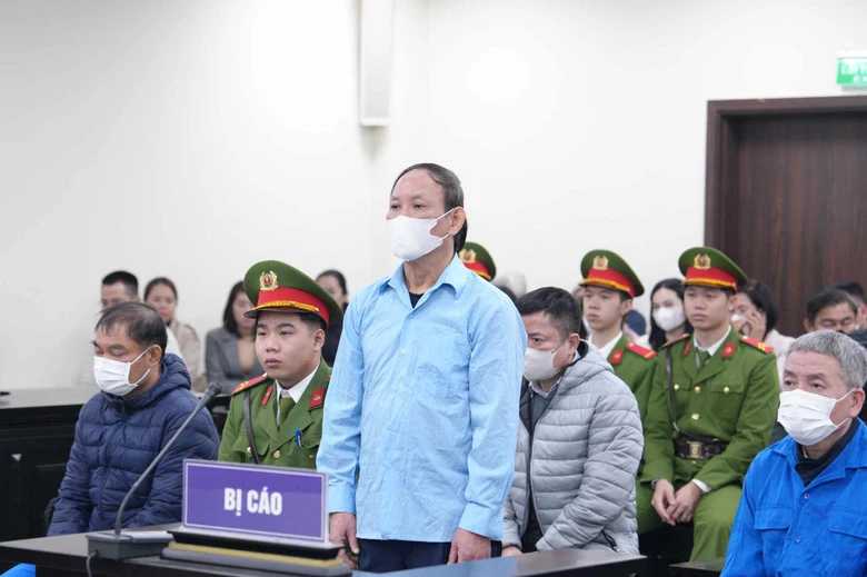 Nhận hối lộ 25 tỷ, cựu chủ tịch NXB Gi&aacute;o dục bị tuy&ecirc;n 12 năm t&ugrave;- Ảnh 1.