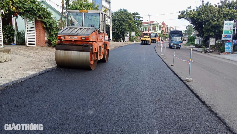 Hoàn thành sửa chữa hư hỏng trên quốc lộ 1 qua Bình Định- Ảnh 2. Hoàn thành sửa chữa hư hỏng trên quốc lộ 1 qua Bình Định- Ảnh 2.