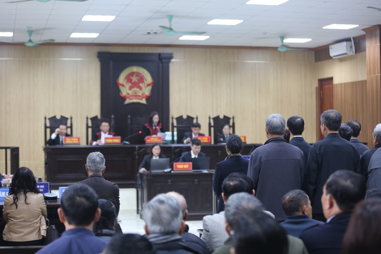 Cựu b&iacute; thư tỉnh ủy Thanh H&oacute;a Trịnh Văn Chiến khai g&igrave; tại t&ograve;a?- Ảnh 1.