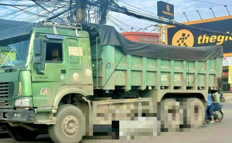 Va chạm xe tải, người phụ nữ đi xe đạp điện tử vong tại chỗ- Ảnh 1.