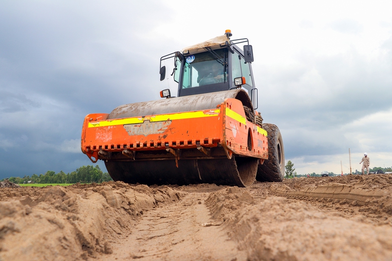 Th&ocirc;ng nguồn vật liệu, cao tốc Cần Thơ - C&agrave; Mau tăng tốc- Ảnh 1.