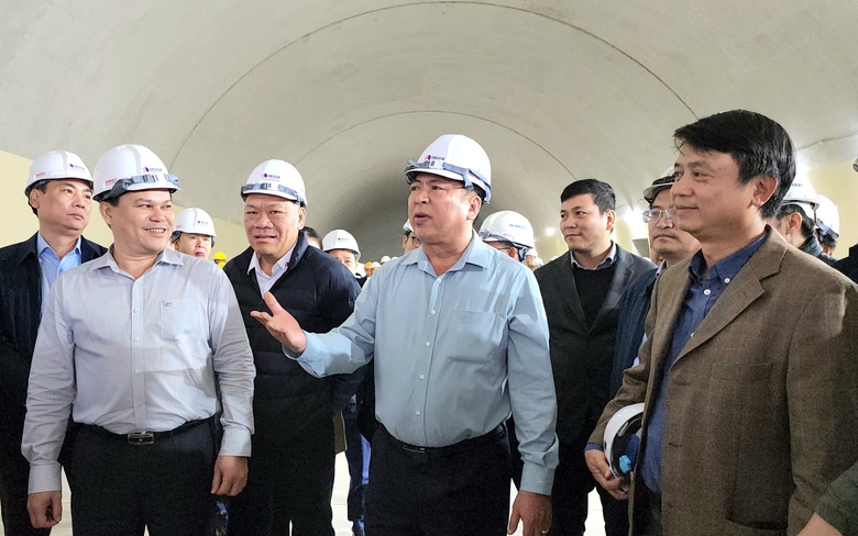 Bộ trưởng Bộ GTVT: Ho&agrave;n th&agrave;nh cao tốc Quảng Ng&atilde;i  - Ho&agrave;i Nhơn trong năm 2025