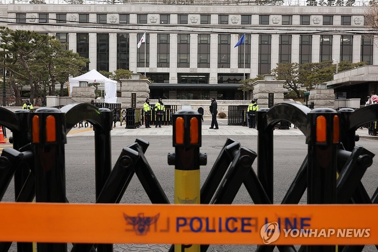 Diễn biến mới nhất vụ Tổng thống Hàn Quốc Yoon Suk Yeol bị luận tội- Ảnh 3. Diễn biến mới nhất vụ Tổng thống Hàn Quốc Yoon Suk Yeol bị luận tội- Ảnh 3.