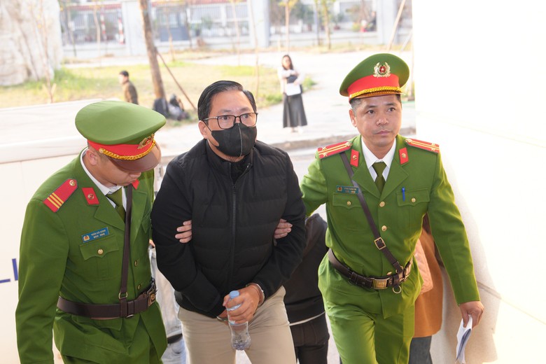 Vụ Đại Ninh: Ông Mai Tiến Dũng, đại gia Nguyễn Cao Trí bị tuyên mức án nào?- Ảnh 1. Vụ Đại Ninh: Ông Mai Tiến Dũng, đại gia Nguyễn Cao Trí bị tuyên mức án nào?- Ảnh 1.