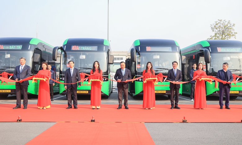 Transerco khai trương 3 tuyến buýt điện mới- Ảnh 1. Transerco khai trương 3 tuyến buýt điện mới- Ảnh 1.