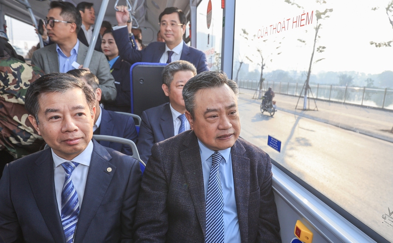 Transerco khai trương 3 tuyến buýt điện mới- Ảnh 2. Transerco khai trương 3 tuyến buýt điện mới- Ảnh 2.