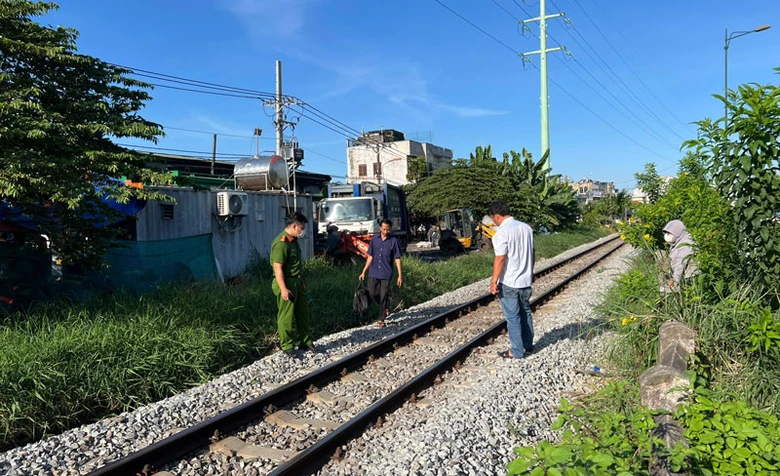 Lực lượng chức năng xử lý hiện trường. Lực lượng chức năng xử lý hiện trường.