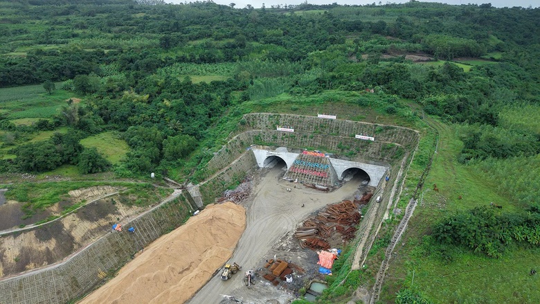 Th&ocirc;ng hầm Tuy An tr&ecirc;n cao tốc Ch&iacute; Thạnh - V&acirc;n Phong- Ảnh 1.