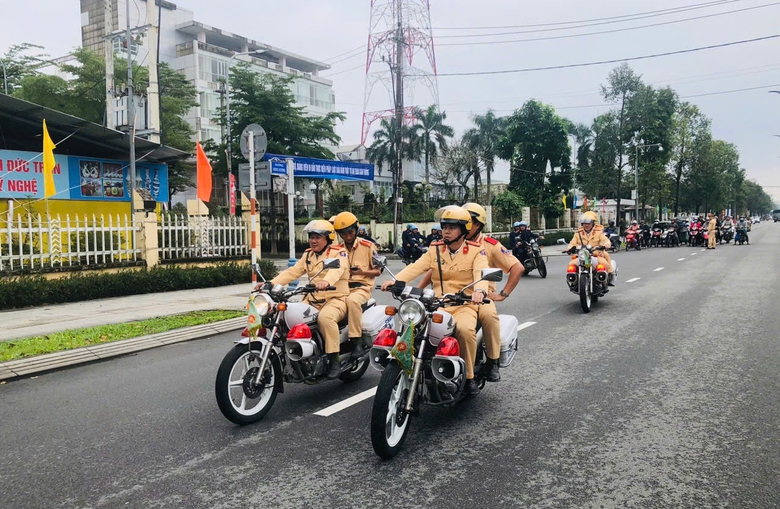 Quảng Ng&atilde;i quyết t&acirc;m k&eacute;o giảm TNGT với &ldquo;H&agrave;nh tr&igrave;nh an to&agrave;n, kiến tạo tương lai&rdquo;- Ảnh 2.