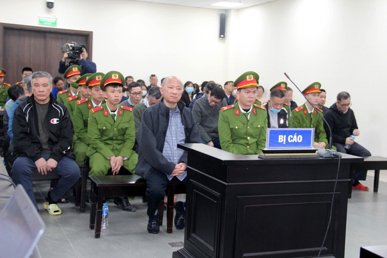 Cựu chủ tịch B&igrave;nh Thuận L&ecirc; Tiến Phương bị đề nghị mức &aacute;n 6-7 năm t&ugrave;- Ảnh 2.