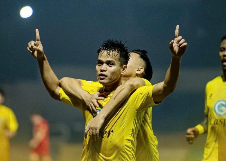 V-League 2024-2025: Thanh H&oacute;a bị H&agrave; Tĩnh "cưa" điểm, SLNA cầm h&ograve;a CAHN- Ảnh 1.