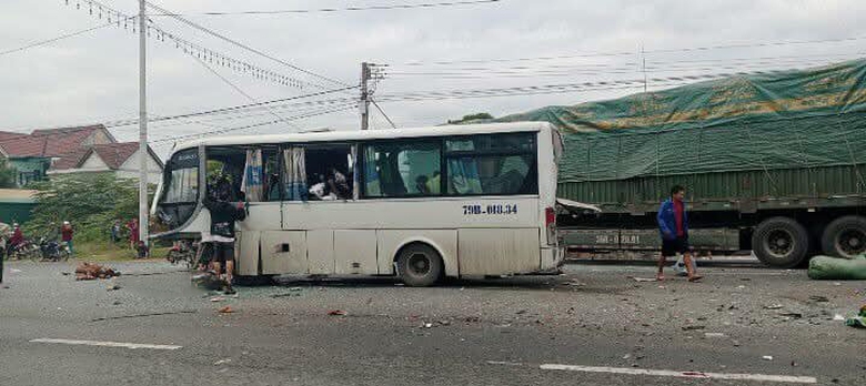 Tai nạn li&ecirc;n ho&agrave;n tr&ecirc;n quốc lộ, 1 người tử vong, nhiều người bị thương- Ảnh 1.