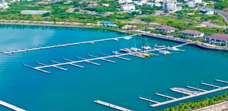 Mở lối h&uacute;t du thuyền, đ&oacute;n kh&aacute;ch VIP- Ảnh 1.