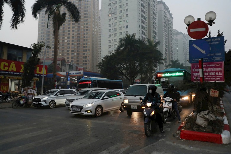 Hà Nội: Giảm đáng kể tình trạng xe vượt đèn đỏ- Ảnh 1. Hà Nội: Giảm đáng kể tình trạng xe vượt đèn đỏ- Ảnh 1.