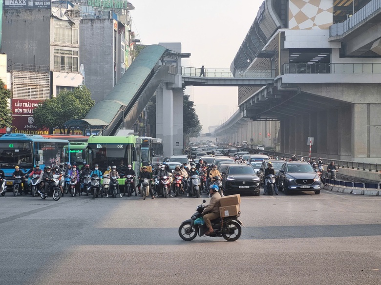 Hà Nội: Giảm đáng kể tình trạng xe vượt đèn đỏ- Ảnh 3. Hà Nội: Giảm đáng kể tình trạng xe vượt đèn đỏ- Ảnh 3.