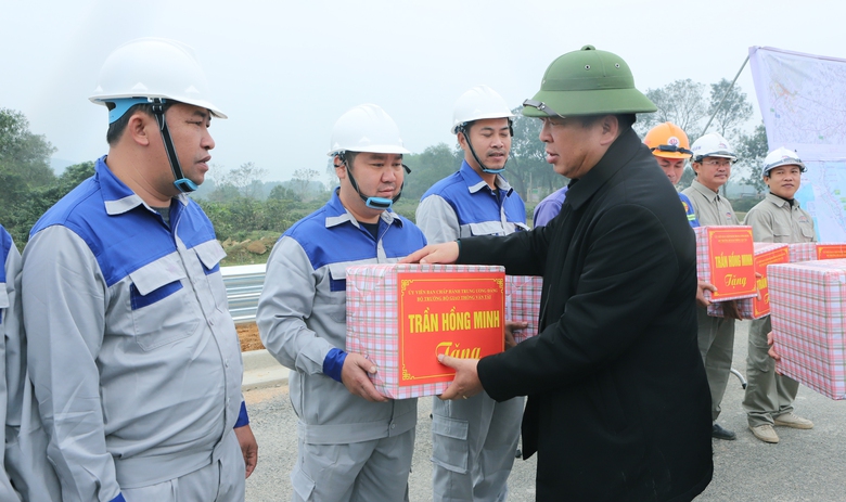 Quyết t&acirc;m đưa 2 dự &aacute;n cao tốc qua H&agrave; Tĩnh về đ&iacute;ch trước 8 th&aacute;ng- Ảnh 4.