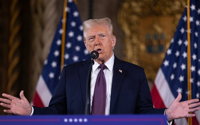 Vừa nhậm chức, &ocirc;ng Trump tiết lộ loạt sắc lệnh h&agrave;nh ph&aacute;p sẽ k&yacute; ngay