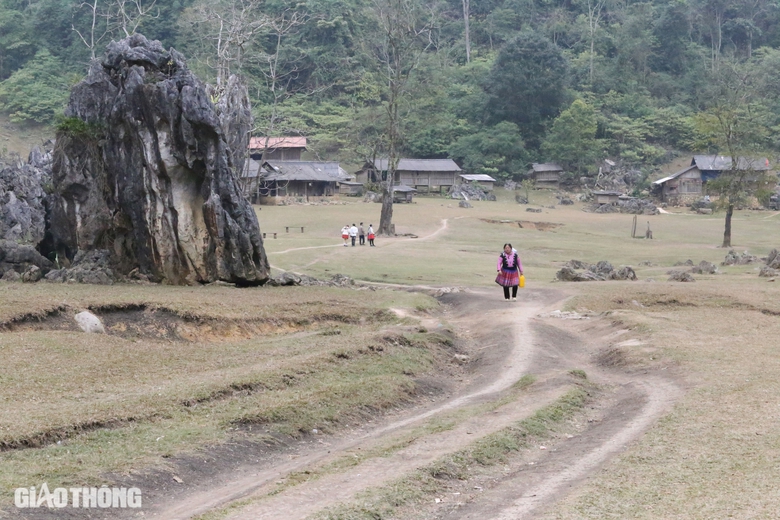 Kh&aacute;m ph&aacute; vẻ đẹp lạ kỳ &ldquo;l&agrave;ng nguy&ecirc;n thủy&rdquo; ở cao nguy&ecirc;n Mộc Ch&acirc;u- Ảnh 6.