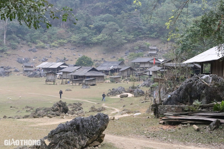 Kh&aacute;m ph&aacute; vẻ đẹp lạ kỳ &ldquo;l&agrave;ng nguy&ecirc;n thủy&rdquo; ở cao nguy&ecirc;n Mộc Ch&acirc;u- Ảnh 4.