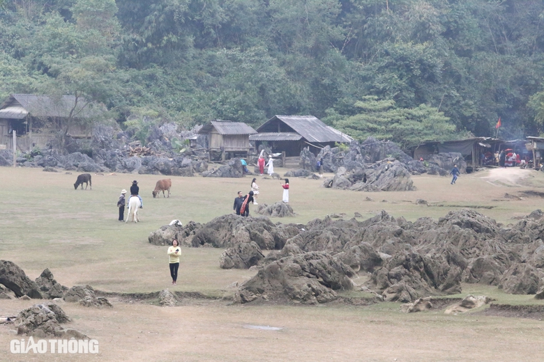 Kh&aacute;m ph&aacute; vẻ đẹp lạ kỳ &ldquo;l&agrave;ng nguy&ecirc;n thủy&rdquo; ở cao nguy&ecirc;n Mộc Ch&acirc;u- Ảnh 10.